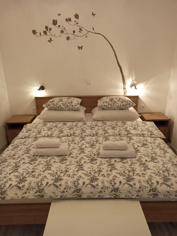 Studio Apartments Una Кореница Экстерьер фото
